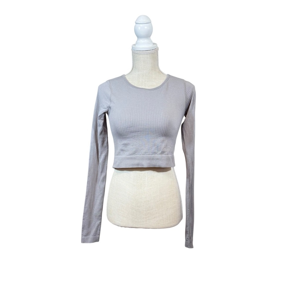Lululemon Ebb to Street Long Sleeve Gray Womans Size 6 Has Padding